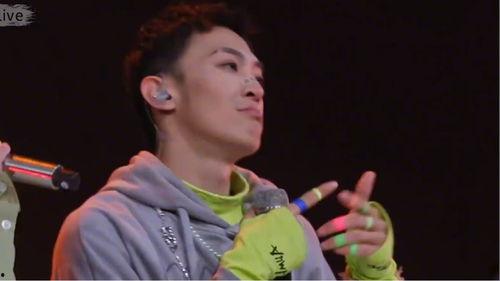 明星临场跳舞图片